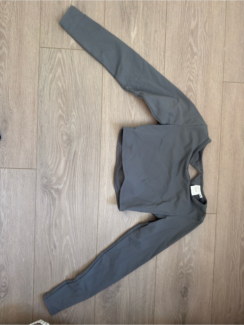 Women's Charcoal Gray Long-Sleeve Crop Top